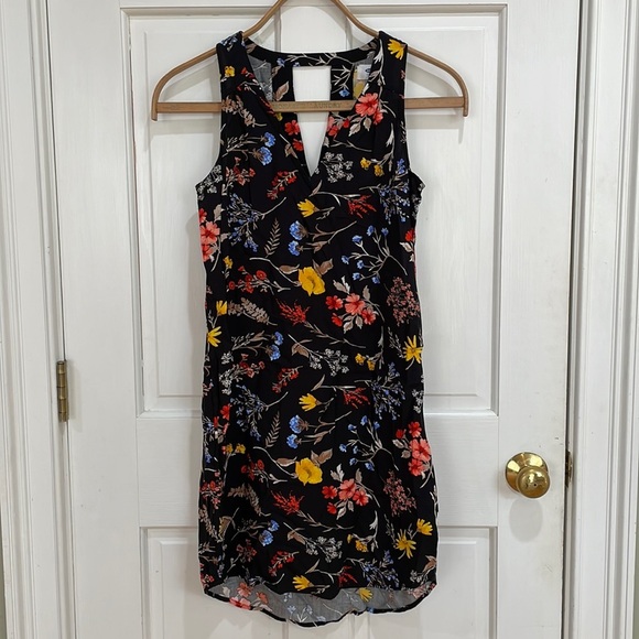 Old Navy || Floral V-Neck Dress Size XS - Picture 4 of 11